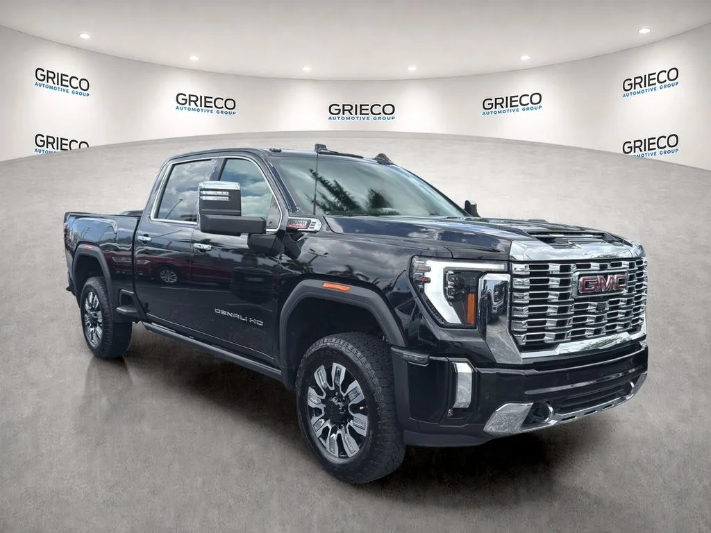 Used 2024 Onyx Black GMC Denali image 1