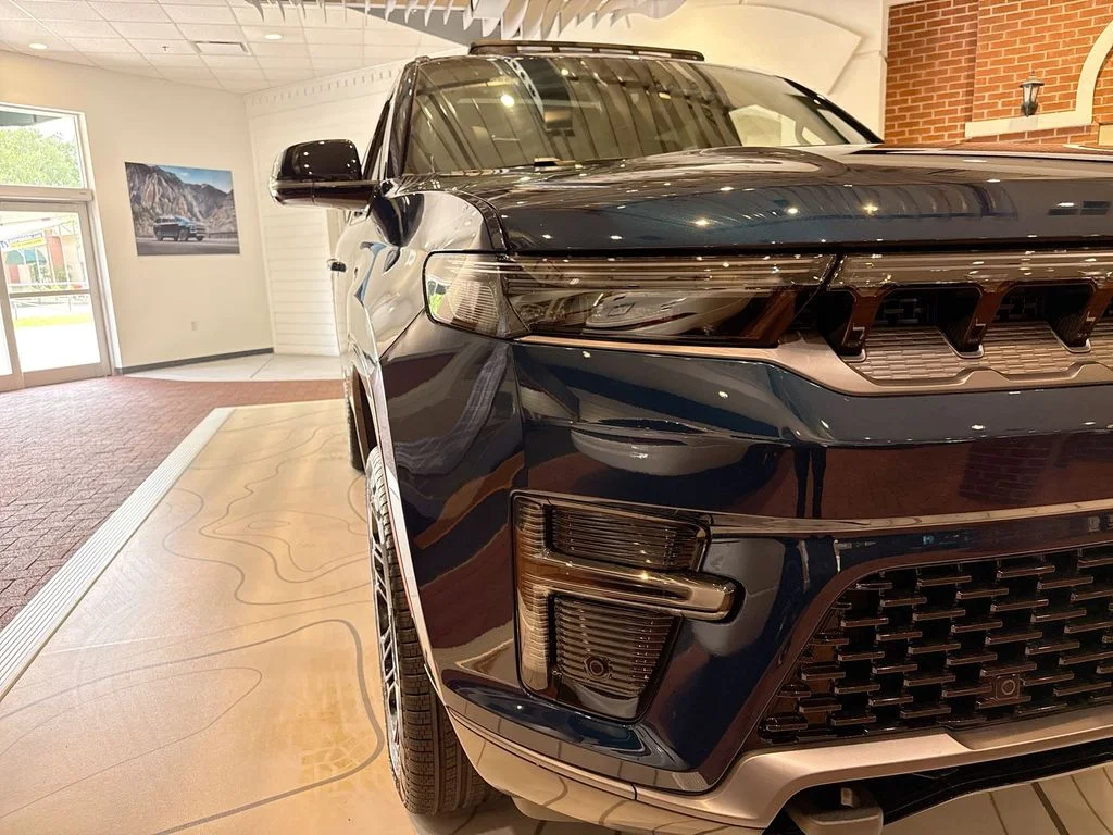 New 2026 Fathom Blue Pearl-Coat Exterior Paint (Late Availability) Jeep Limited Reserve image 11