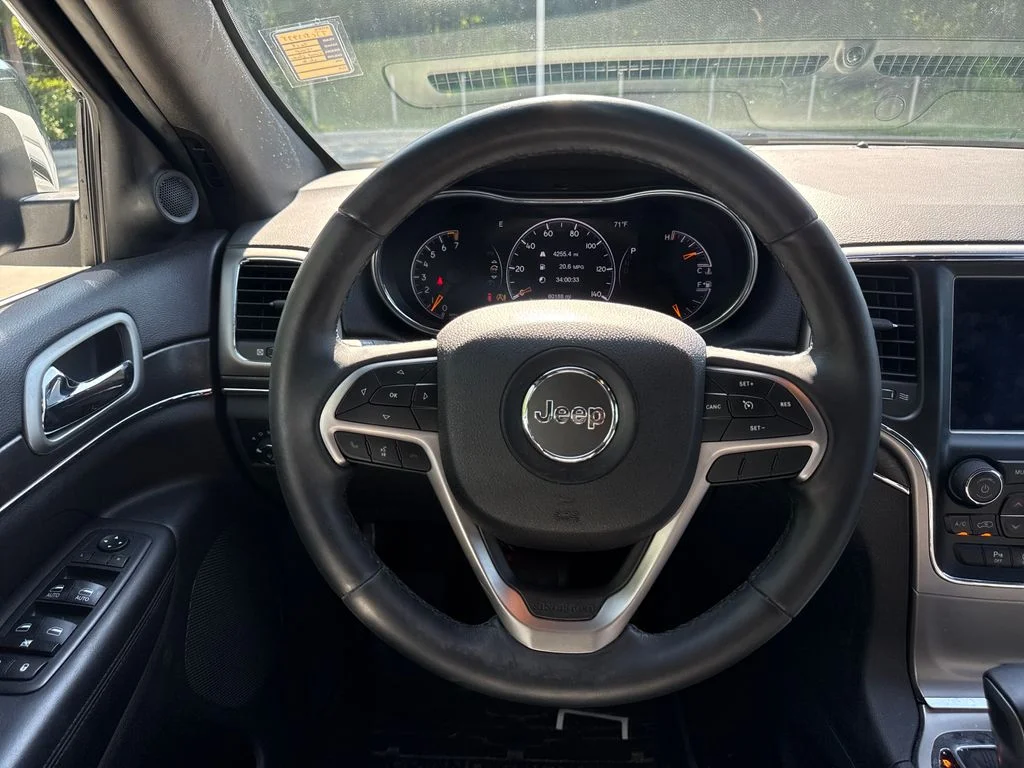 Used 2018 Bright White Clearcoat Jeep Limited image 19