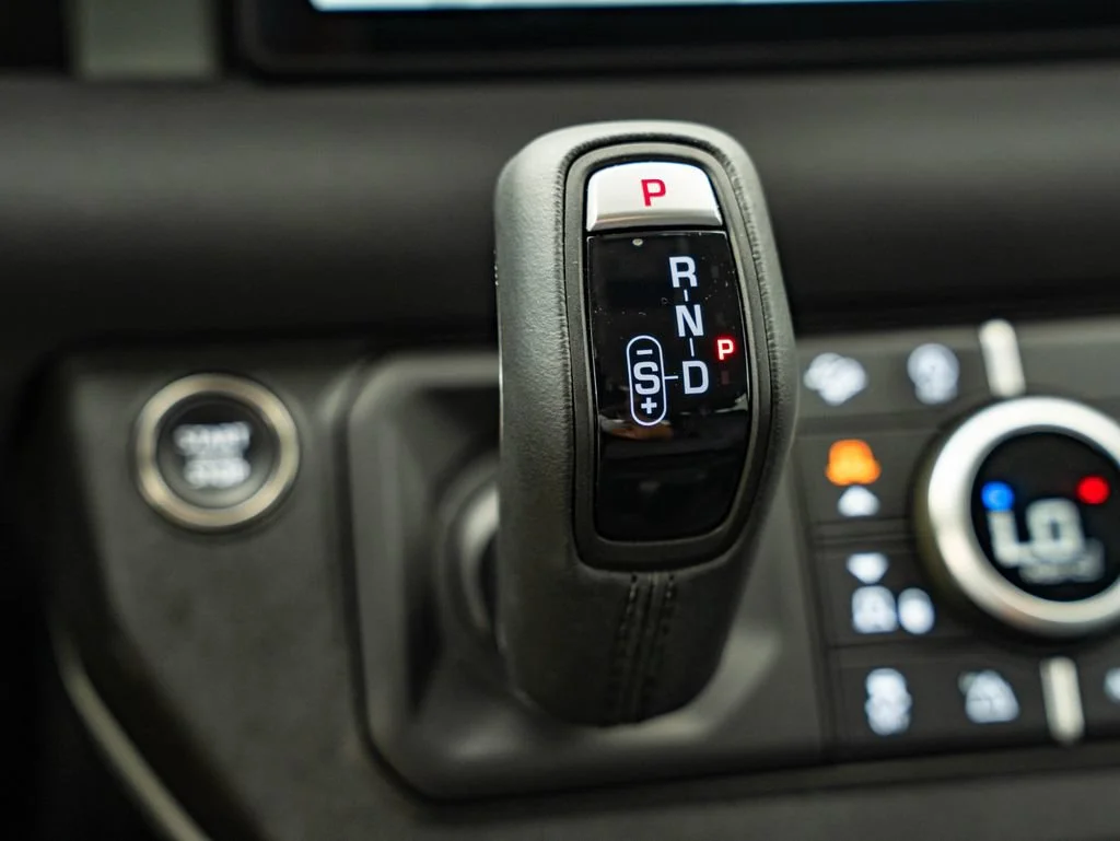 Used 2023 Black Land Rover S image 35