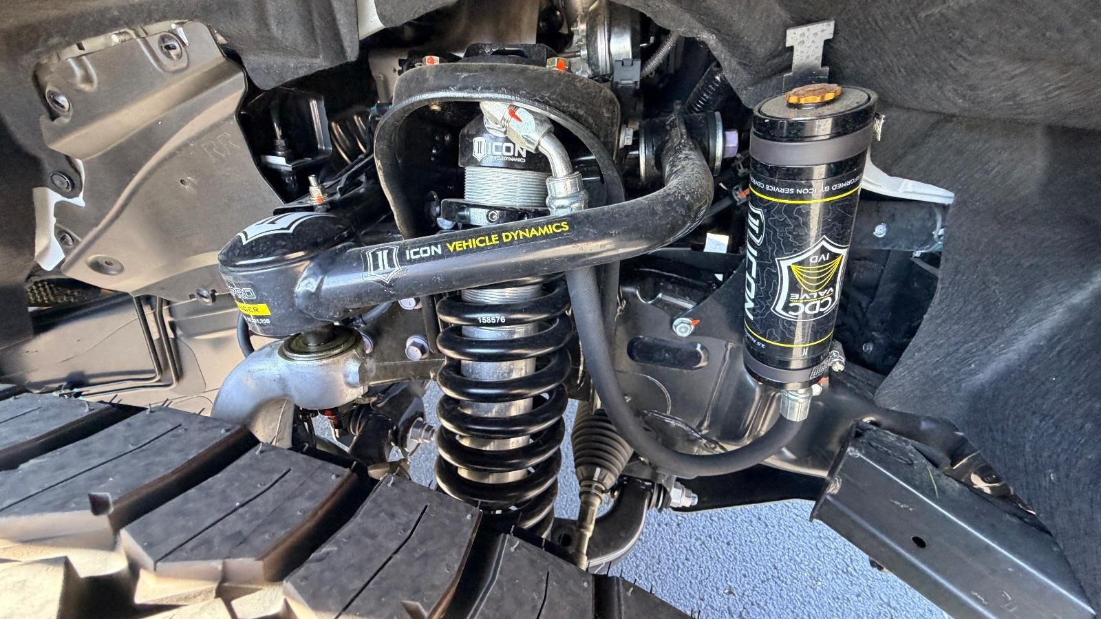 2025 Toyota Tacoma SR - Photo 8