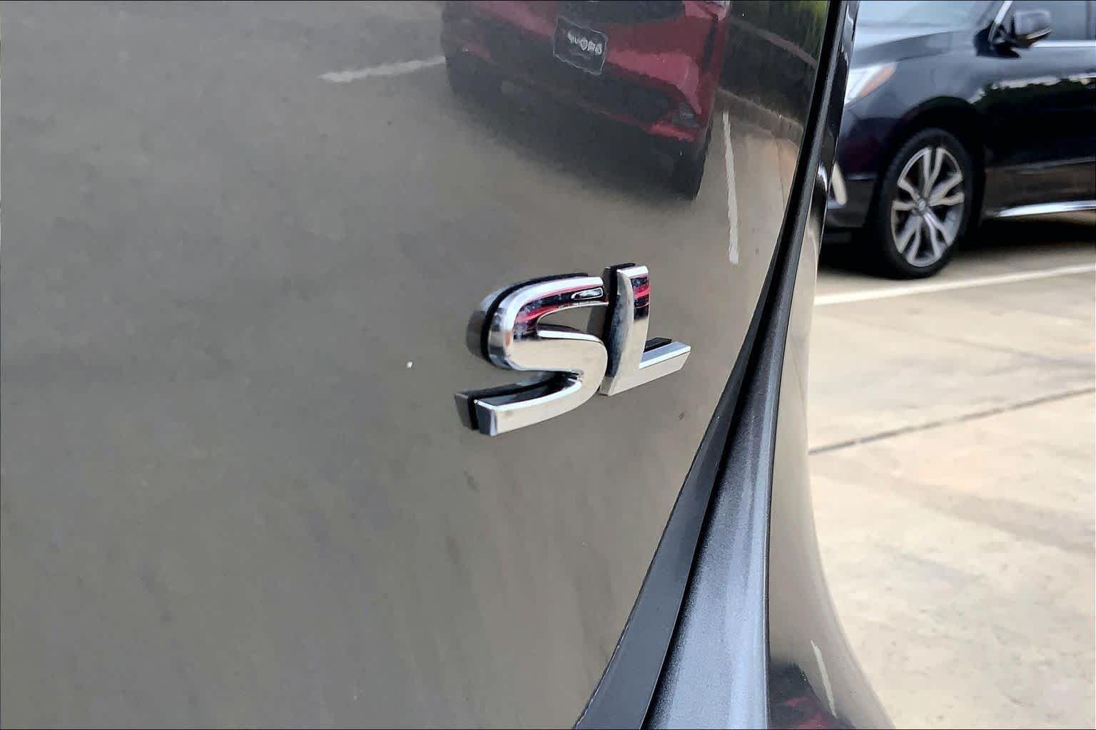 Used 2018 Gun Metallic Nissan SL image 10