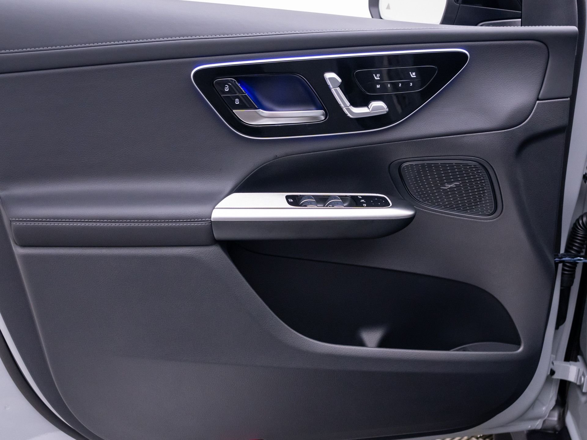 New 2026 MANUFAKTUR Alpine Grey Mercedes-Benz GLC 43 AMG® image 14
