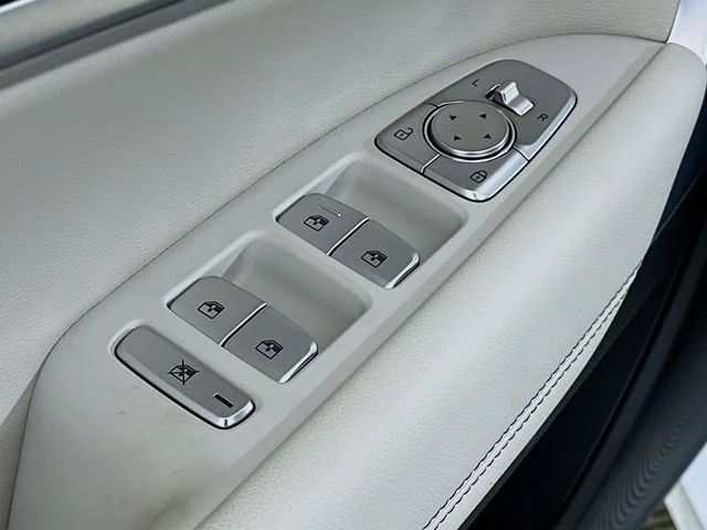 New 2025 Genesis G70 2.5T