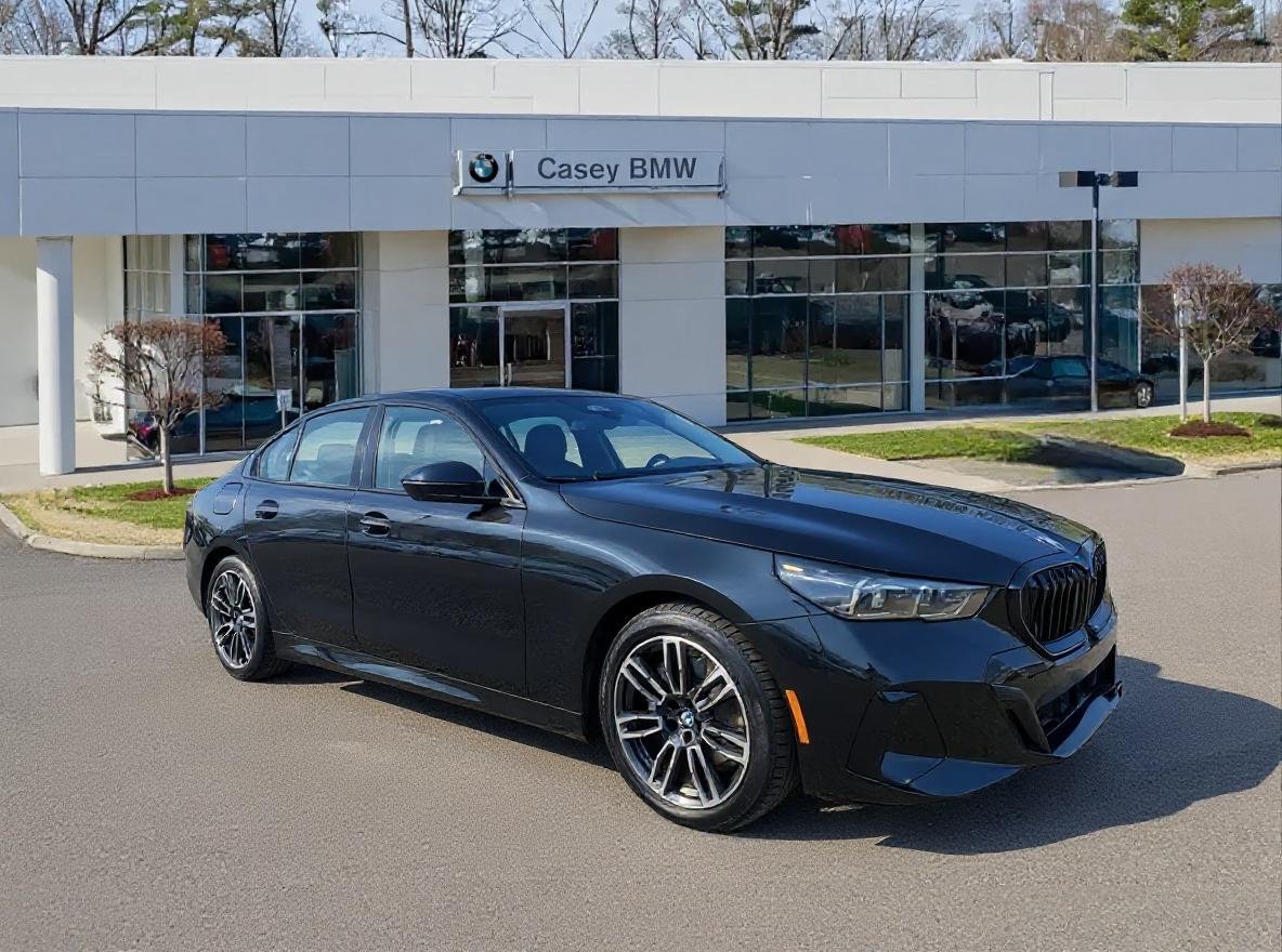 2026 BMW 5 Series 530i xDrive Sedan's photo