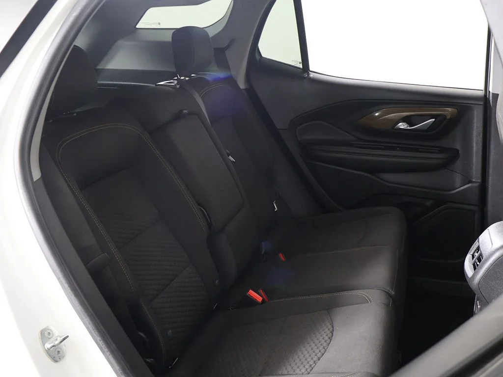 Used 2020 White GMC SLE image 22