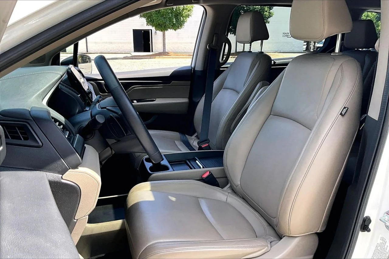 Used 2023  Honda EX-L image 21