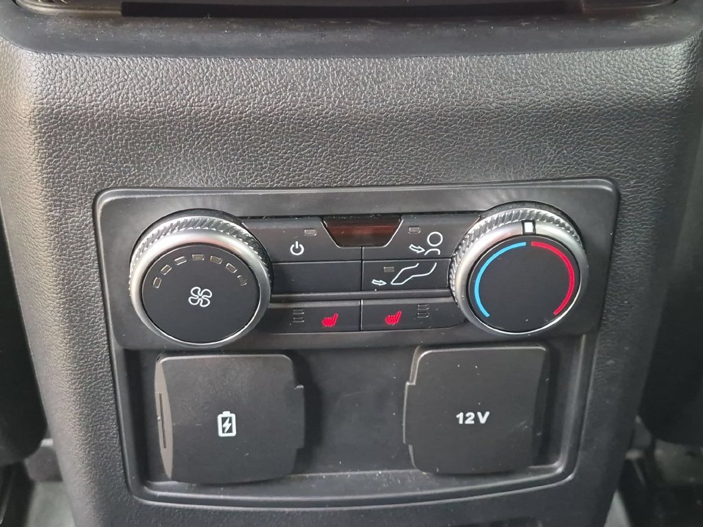 Used 2020 Black Ford XLT image 25