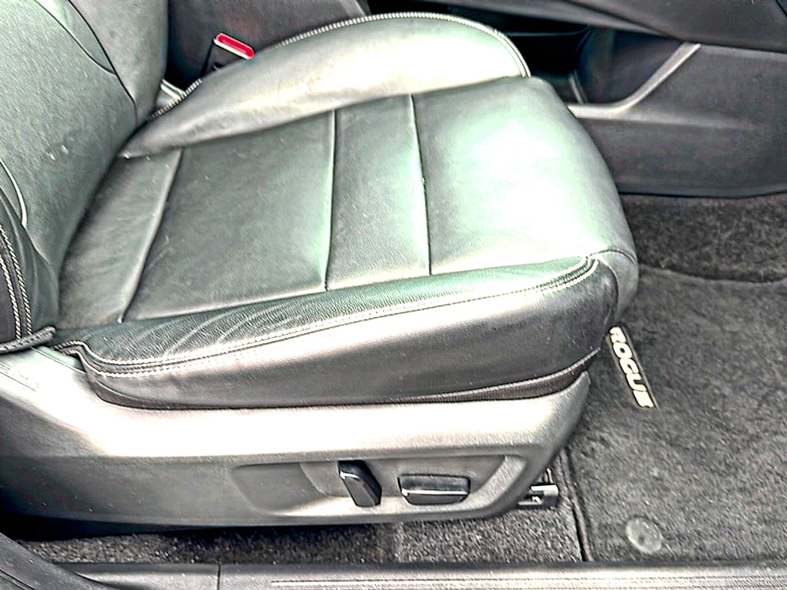 Used 2021 Gun Metallic Nissan SL FWD image 27