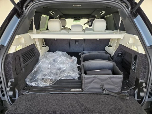 New 2026 Ionian Silver in Gloss finish Land Rover SE image 14