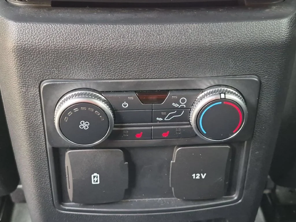 Used 2020 Black Ford XLT image 25