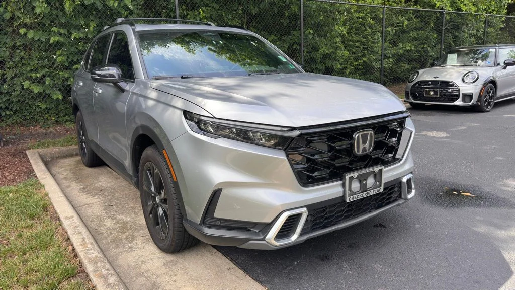 2024 Honda CR-V Hybrid Sport Touring AWD's photo