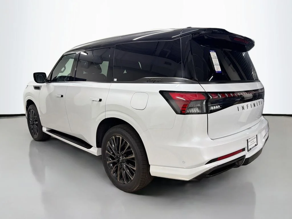 New 2026 White / Black INFINITI AUTOGRAPH image 3