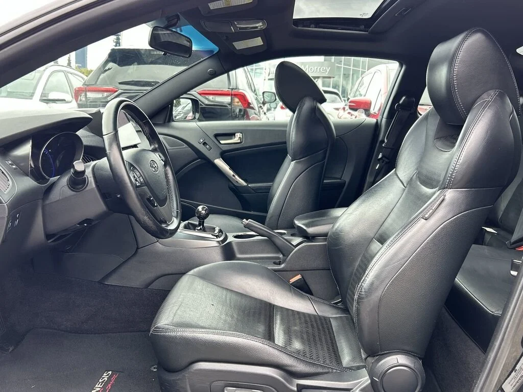 Used 2014  Hyundai 2.0T Premium 6sp Dilawri Certified   Local BC   Re image 19
