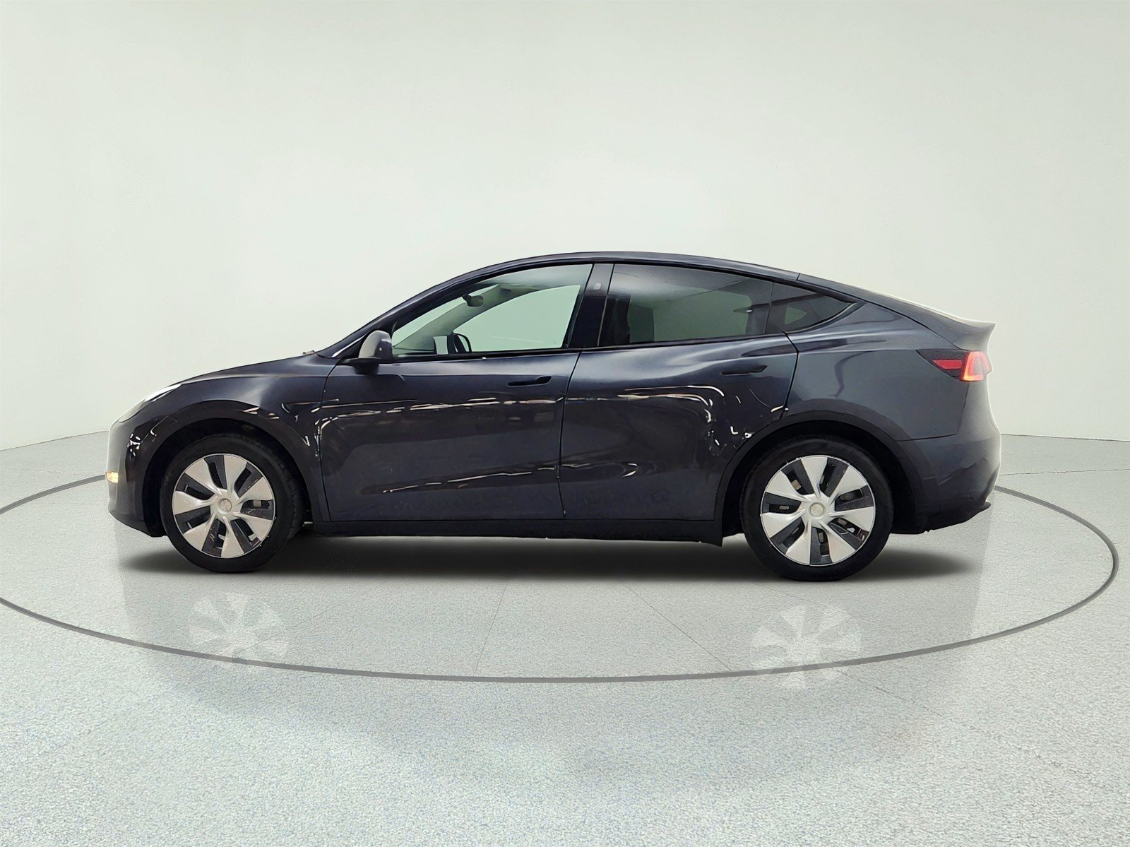 Used 2024 Stealth Grey Tesla Long Range image 8