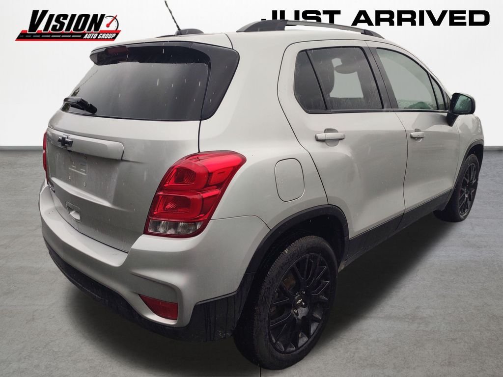 Used 2022 Silver Chevrolet LT image 5
