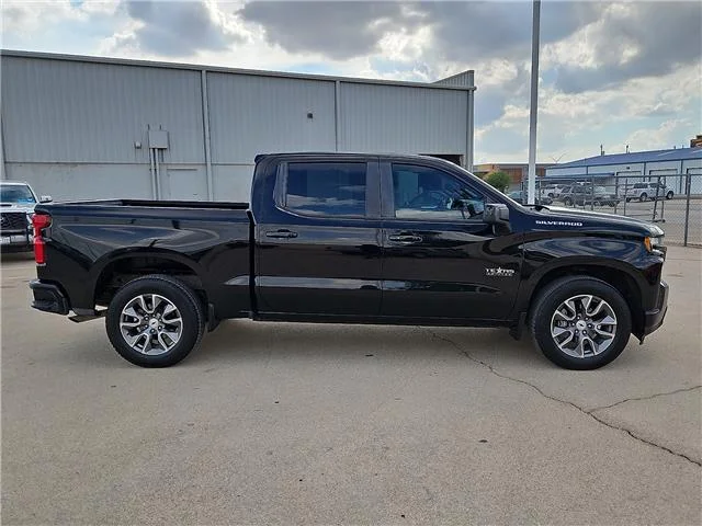 Used 2021 Black Chevrolet RST 4x2 Crew Cab 5.75 ft. box 147.4 in. WB image 5
