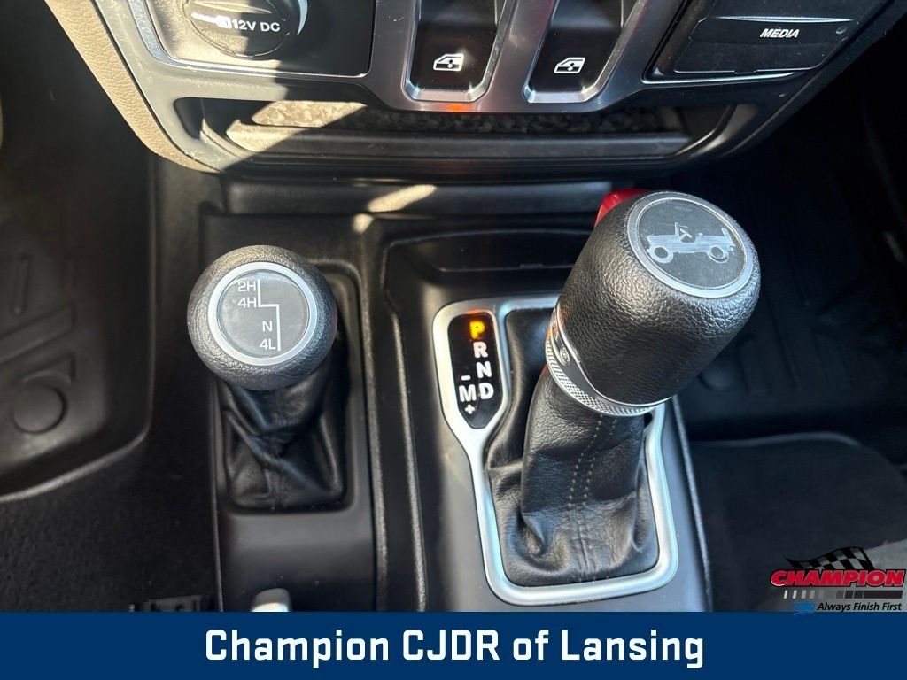 Used 2019 Silver Jeep Sport S image 23