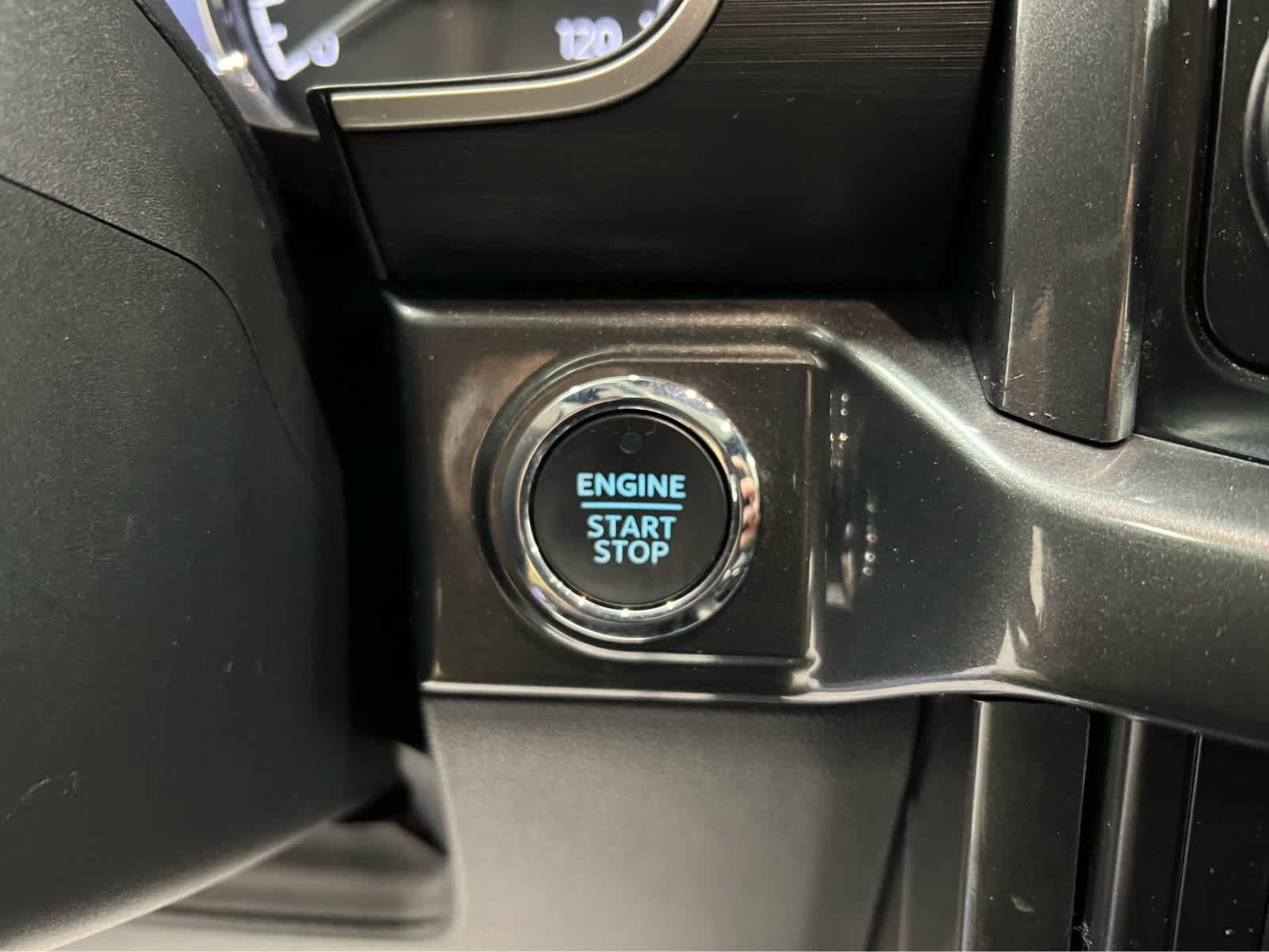 Used 2023 Avalanche Gray Ford XLT image 26