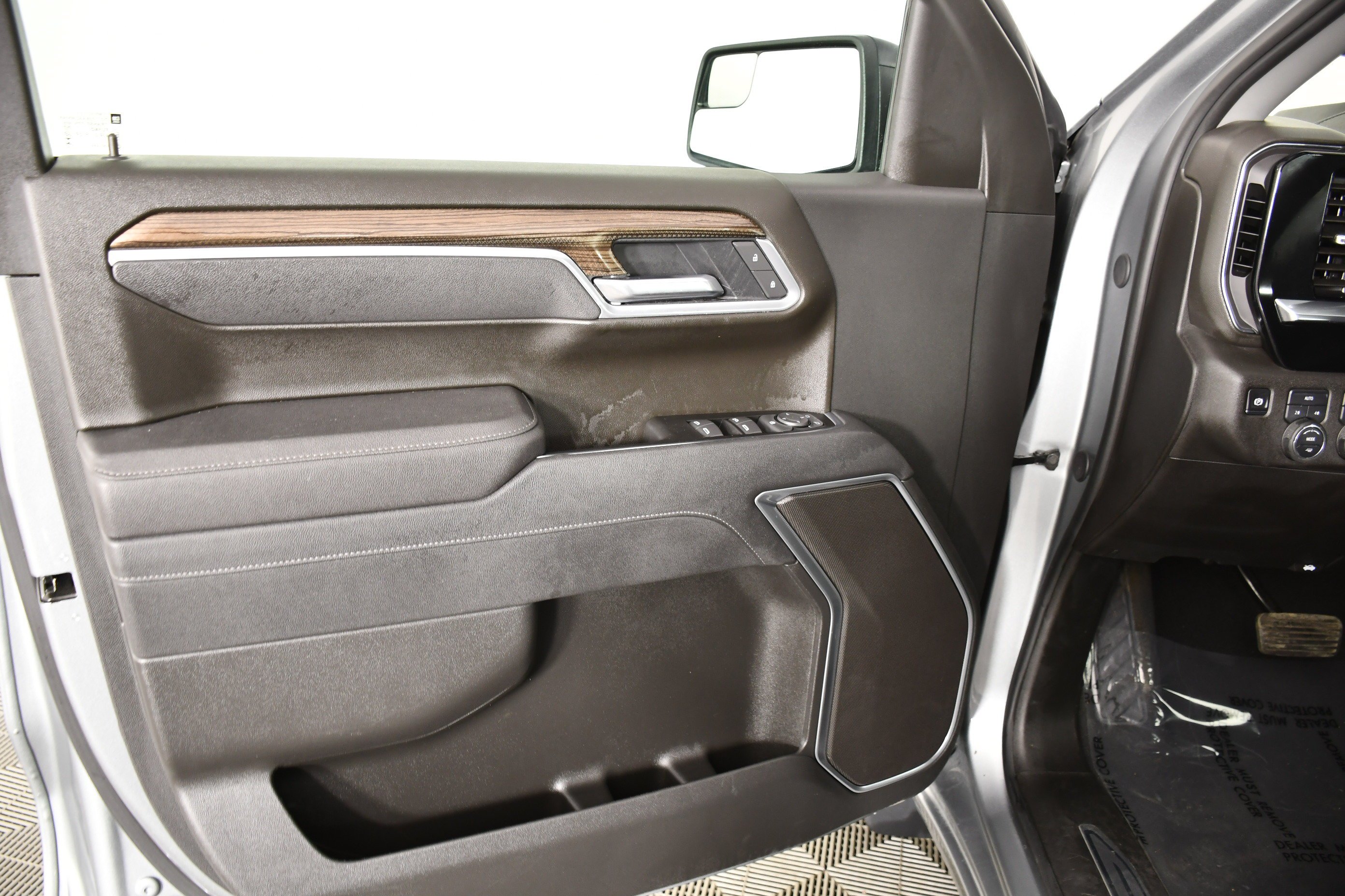Used 2026 Sterling Gray Metallic Chevrolet RST image 35