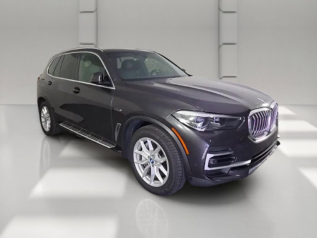 Certified Used 2022 Dark Graphite Metallic BMW xDrive45e image 34