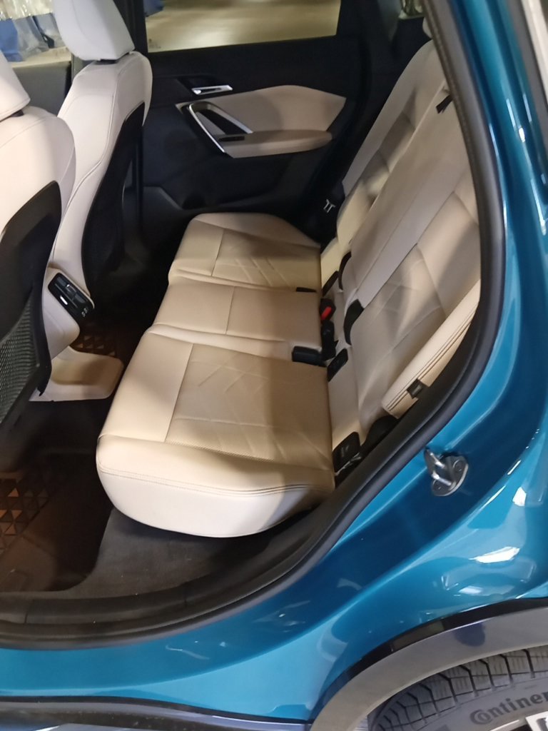Used 2023 Blue Bay Lagoon Metallic BMW xDrive28i image 10