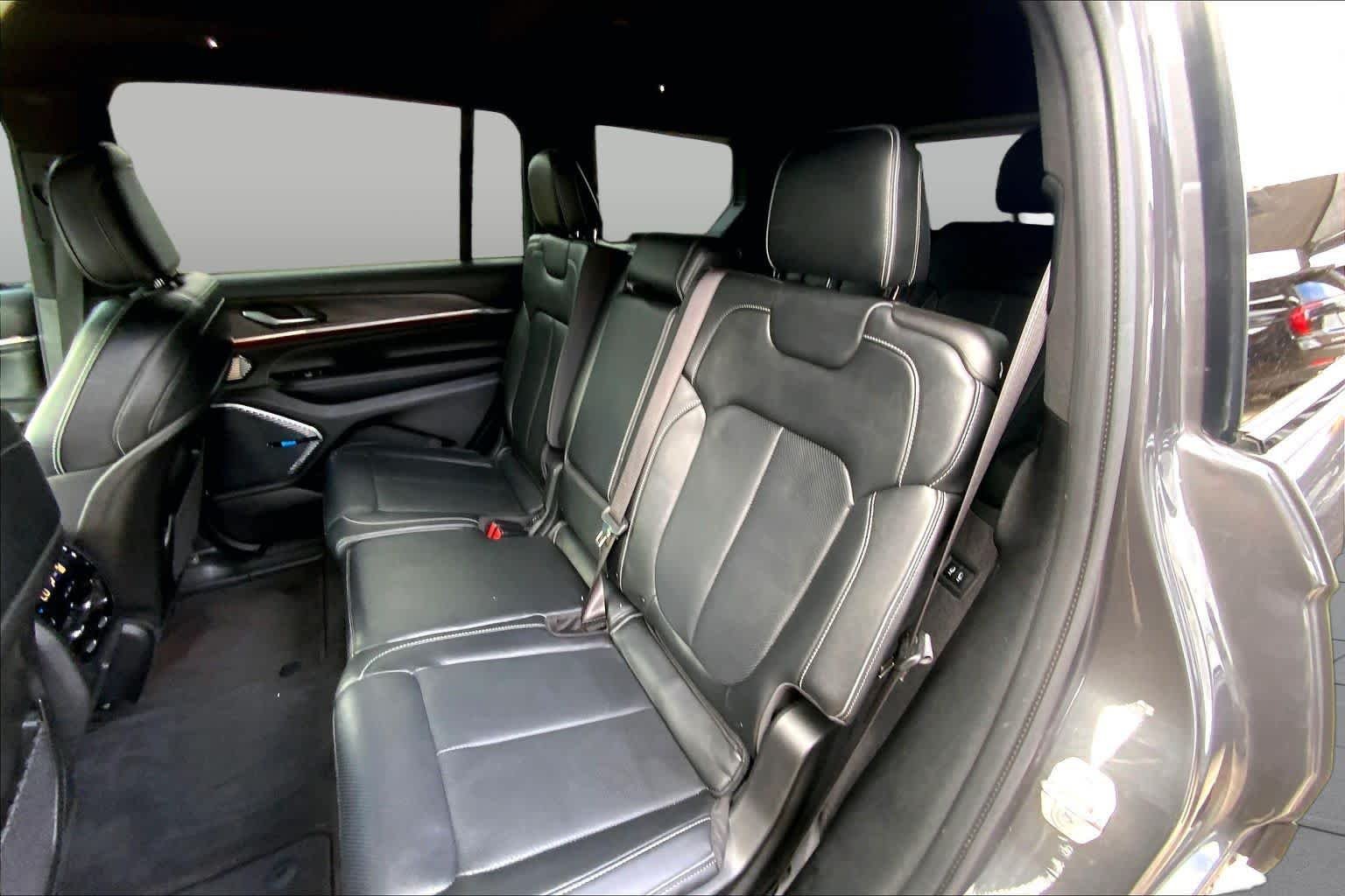 Used 2022 Baltic Gray Metallic Clearcoat Jeep Overland image 19