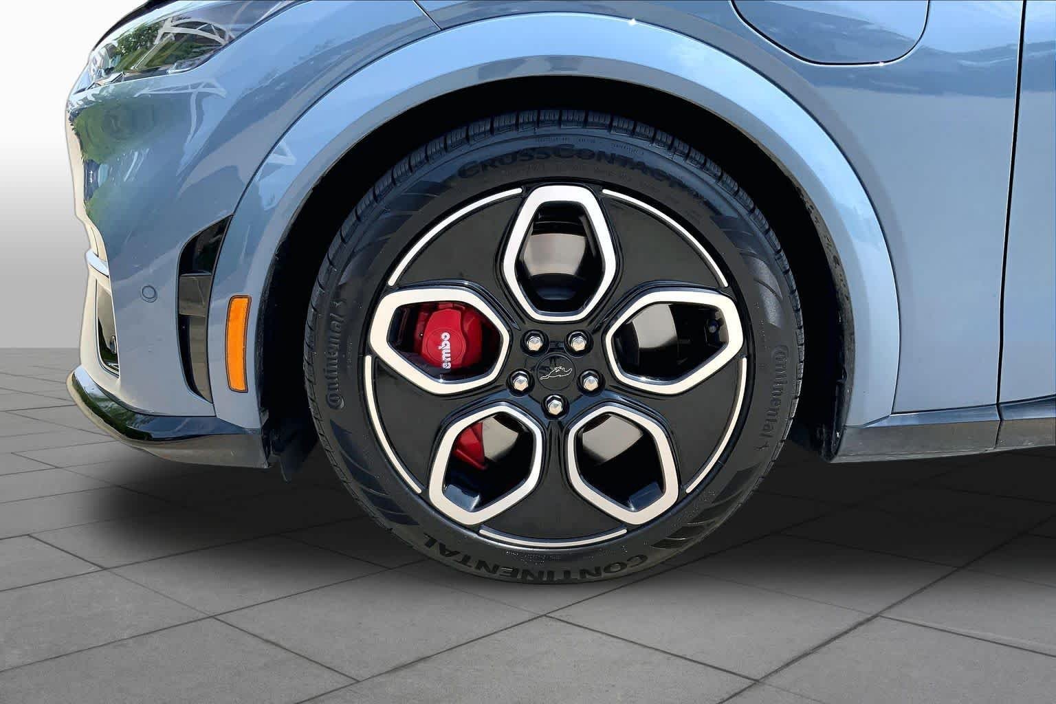 Used 2024 Vapor Blue Metallic Ford GT image 10