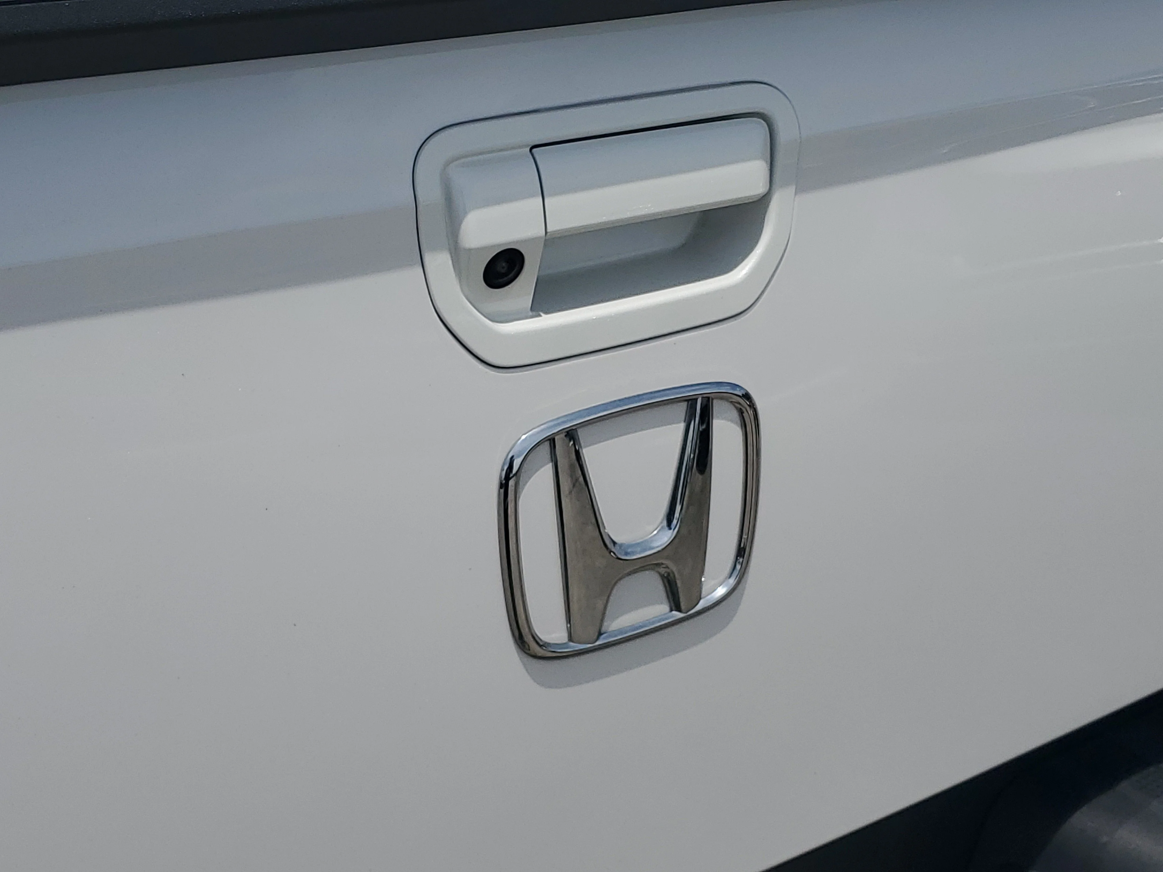 Used 2023 Platinum White Honda RTL image 9