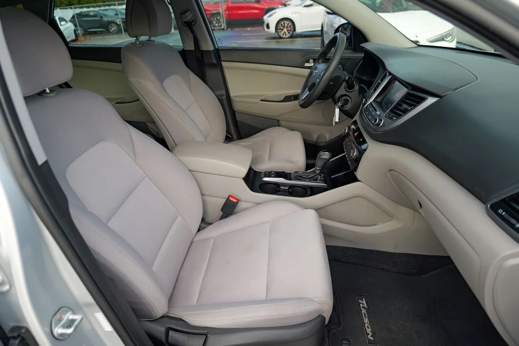 Used 2018 Molten Silver Hyundai SEL image 33