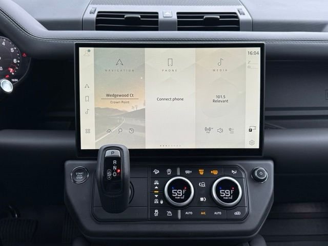 New 2026 Santorini Black Land Rover X-Dynamic SE image 26