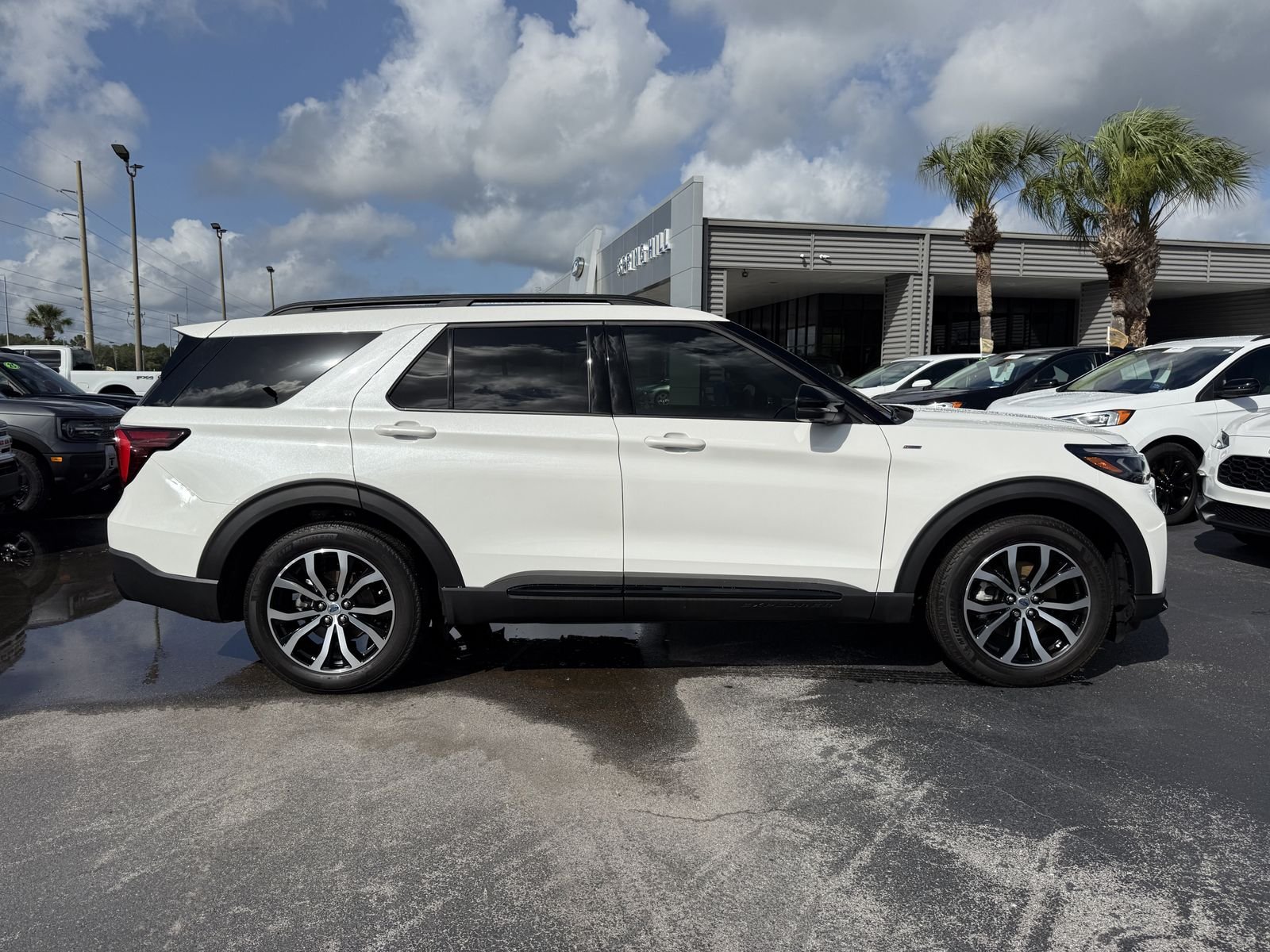 Used 2025 White Metallic Ford ST-Line image 3
