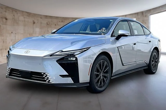 New 2026 Iridium Lexus  image 2