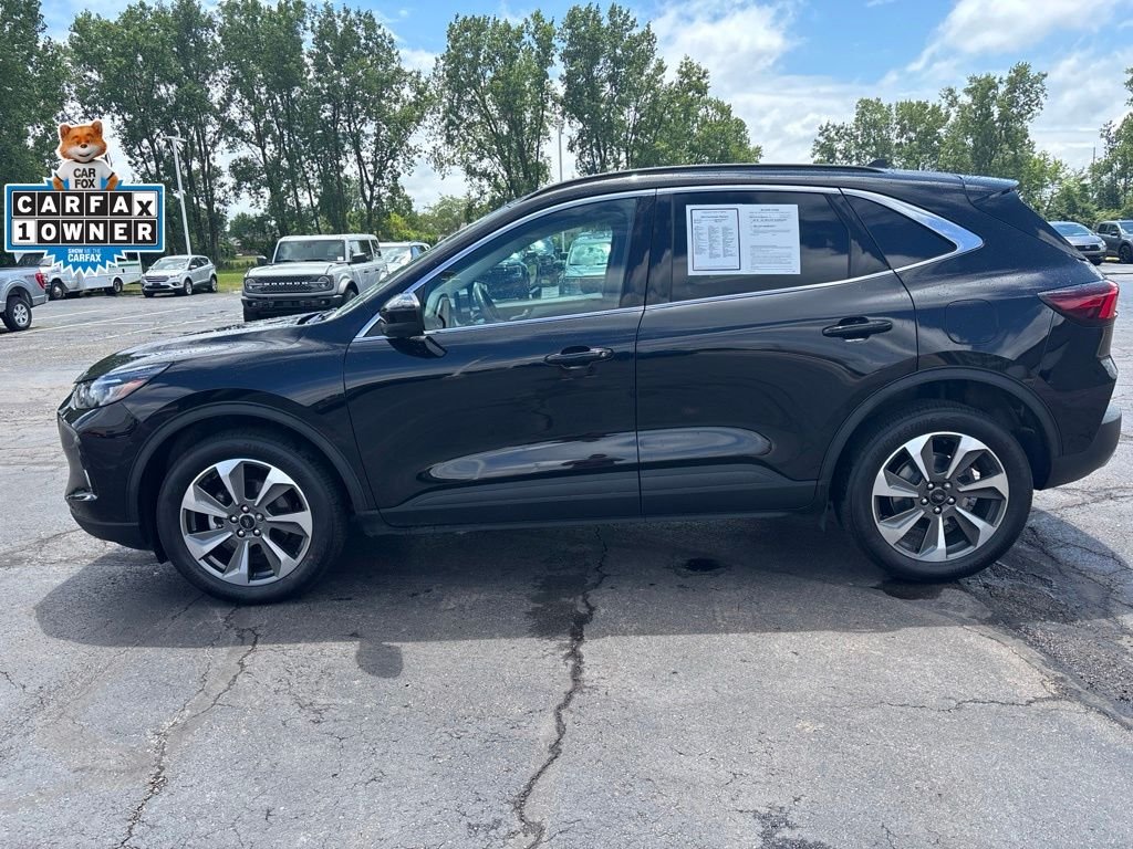 Used 2023 Black Metallic Ford Platinum image 2