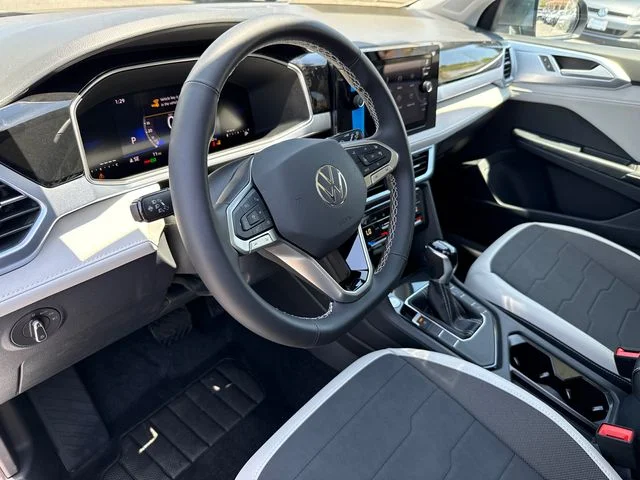 New 2026 Platinum Gray Metallic Volkswagen 1.5T SE image 39