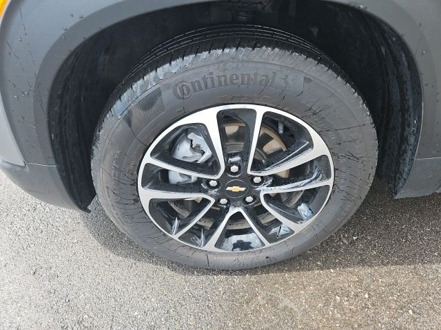 Used 2025 Gray Chevrolet LT image 10