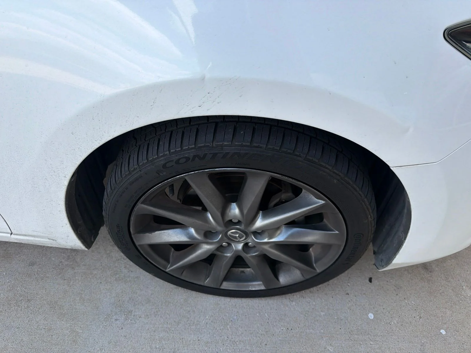 Used 2018 White Mazda Touring image 23