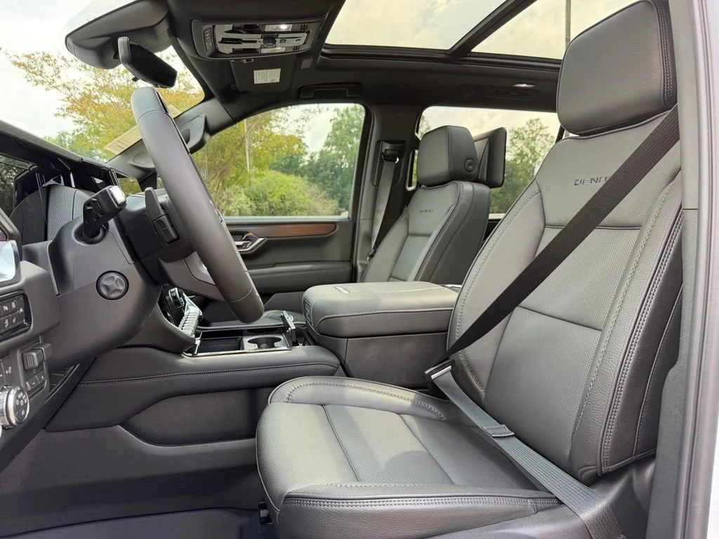 2026 GMC Yukon XL Denali - Photo 20