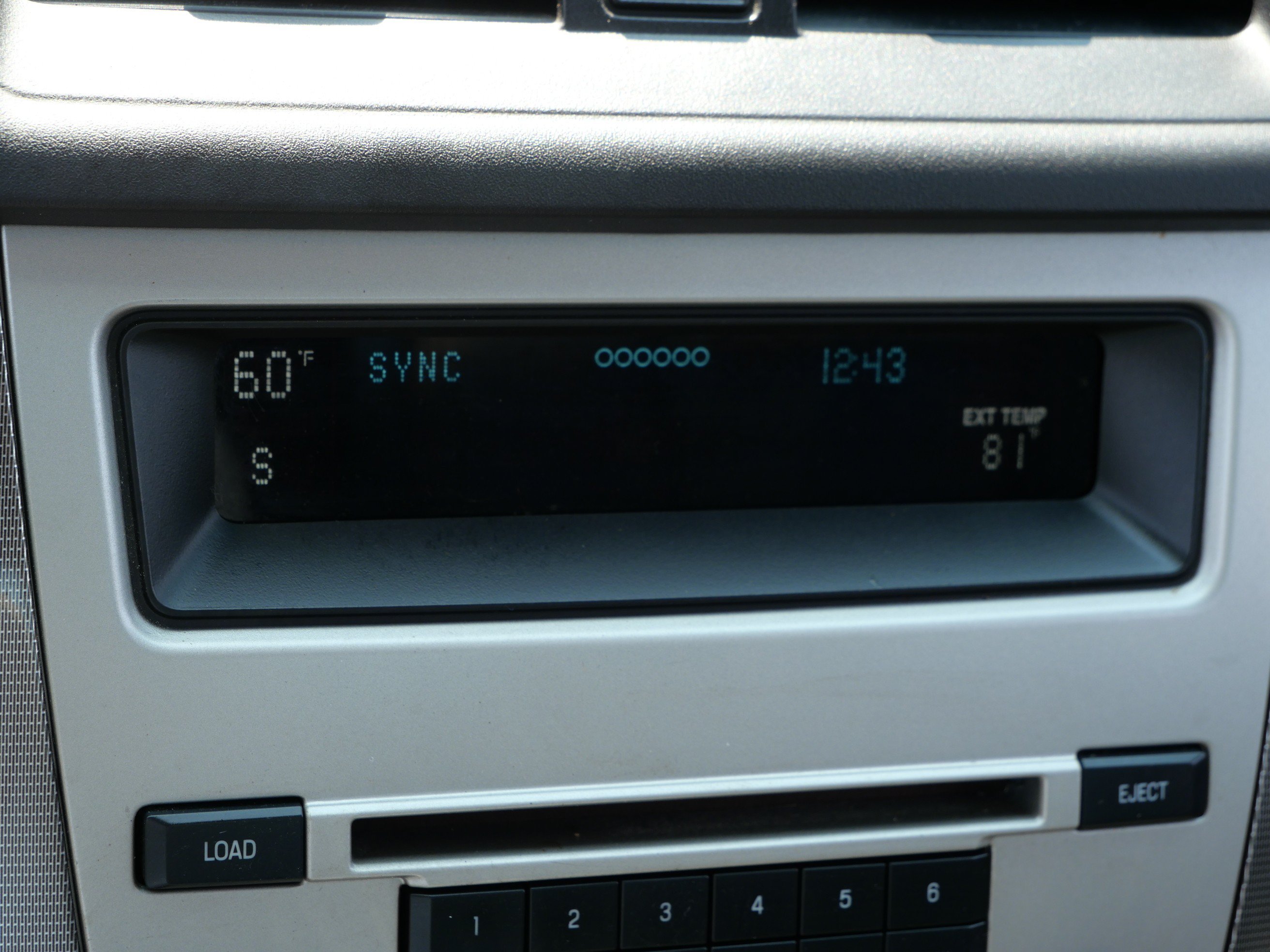 Used 2010 Gray Ford SEL image 24