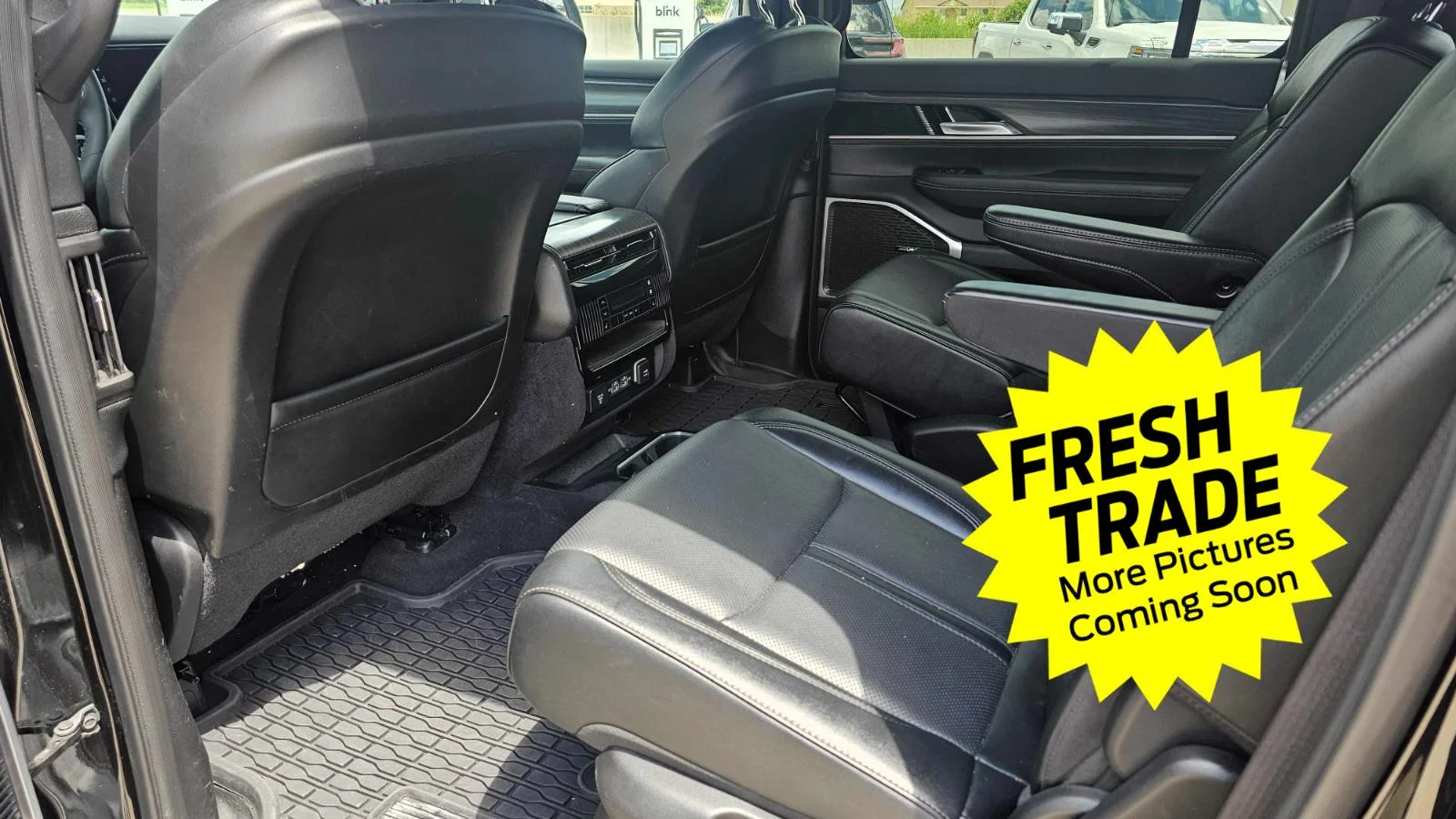 Used 2024 Diamond Black Crystal Pearlcoat Jeep Series III image 8