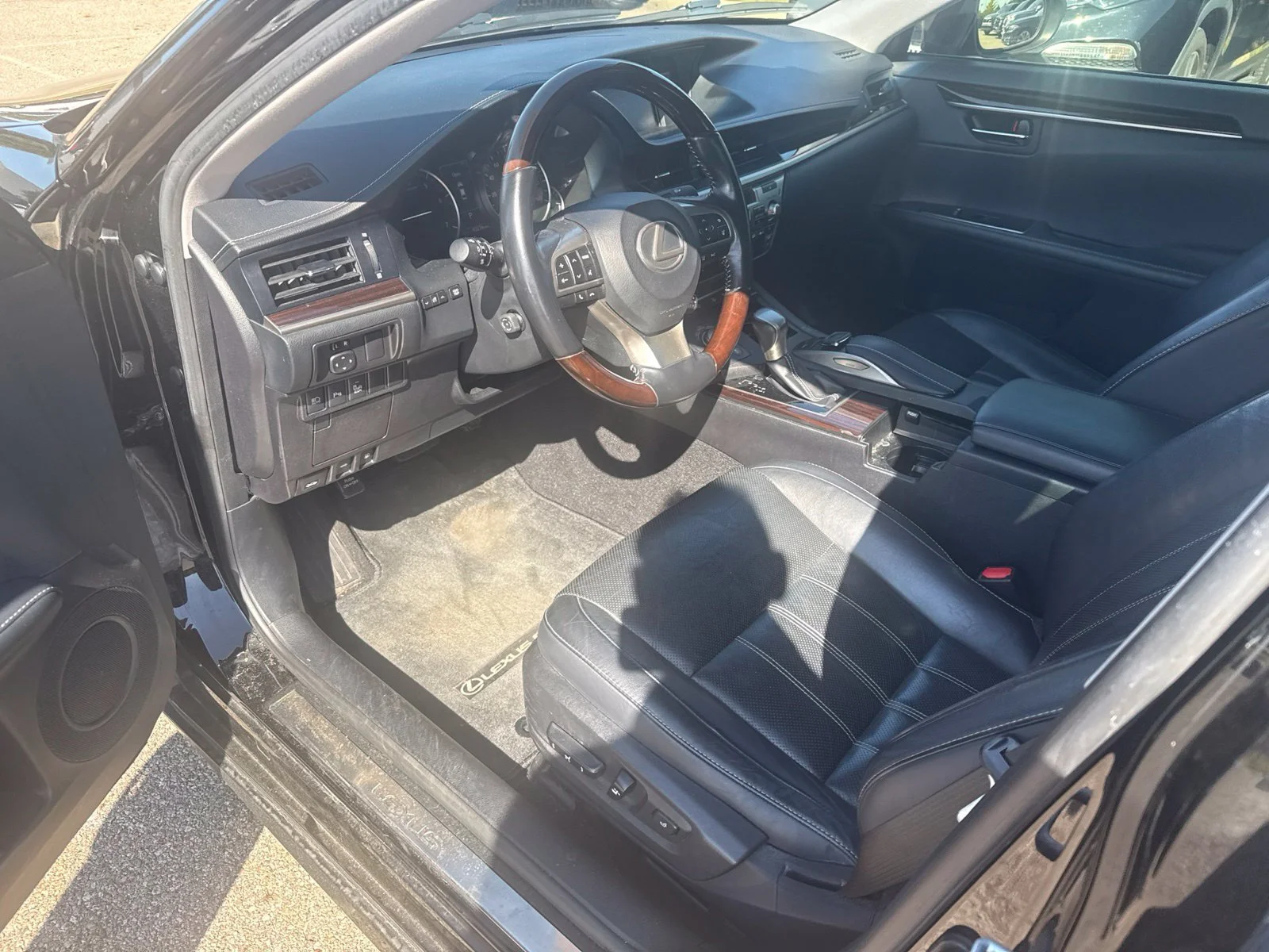 Used 2016 Black Lexus  image 9