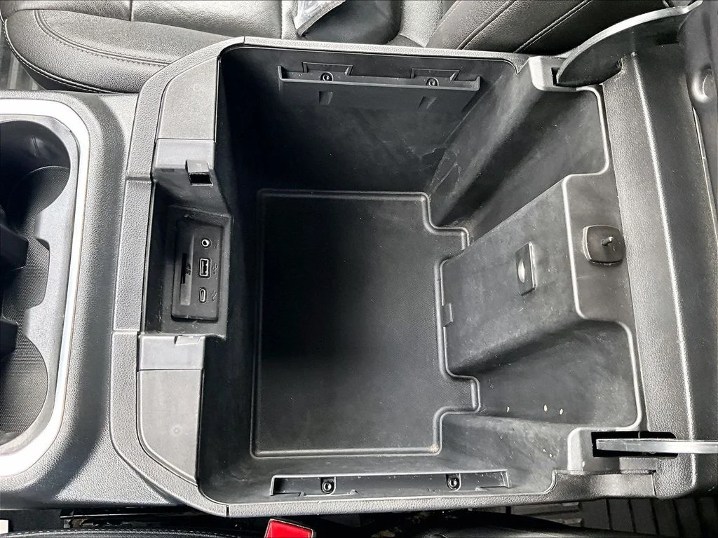 Used 2021 Red Chevrolet RST image 34