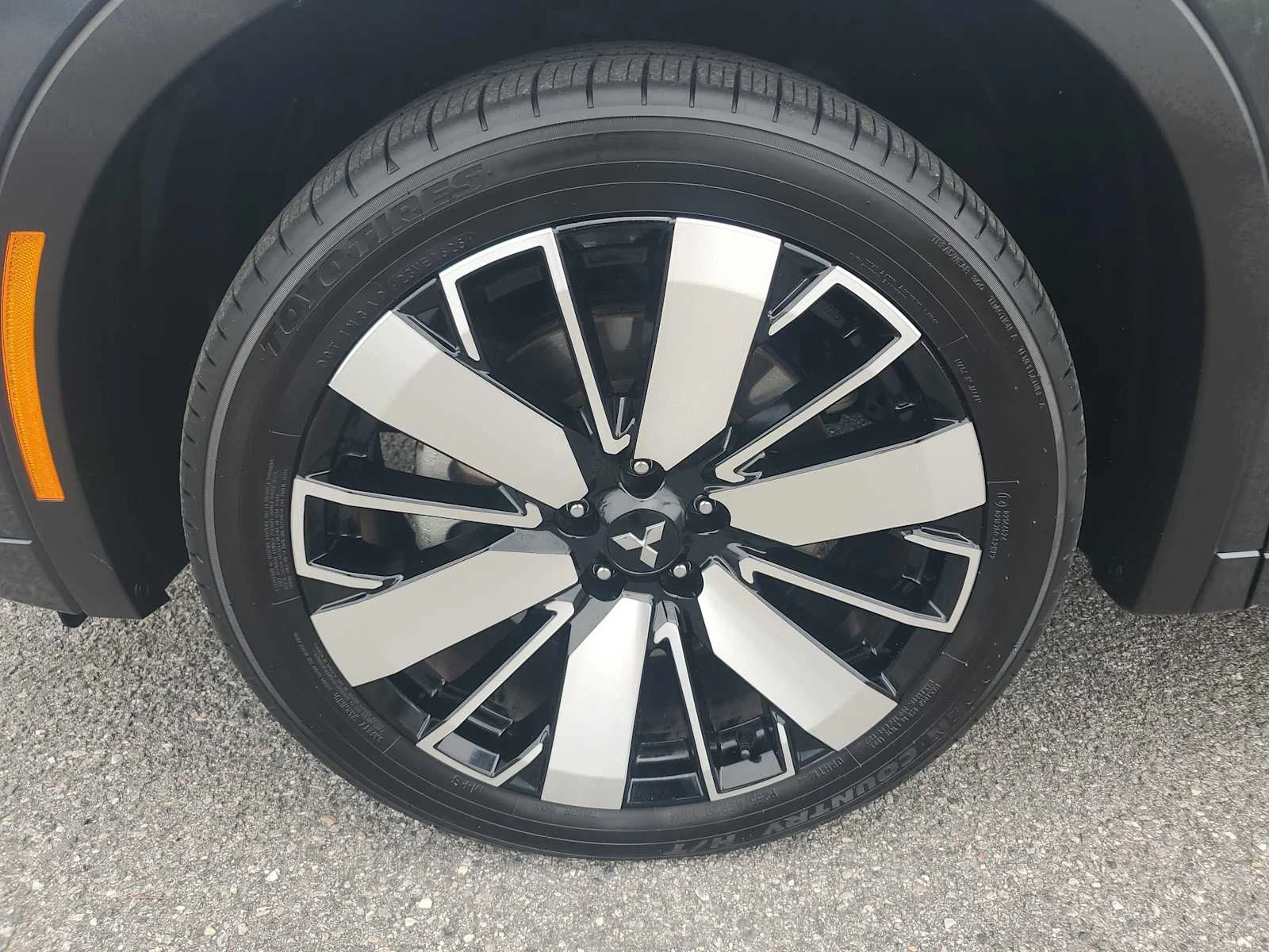 Used 2025 Graphite Gray Gray Mitsubishi SEL image 12