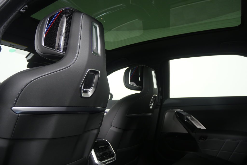 New 2026 Black Sapphire Metallic BMW xDrive60 image 16