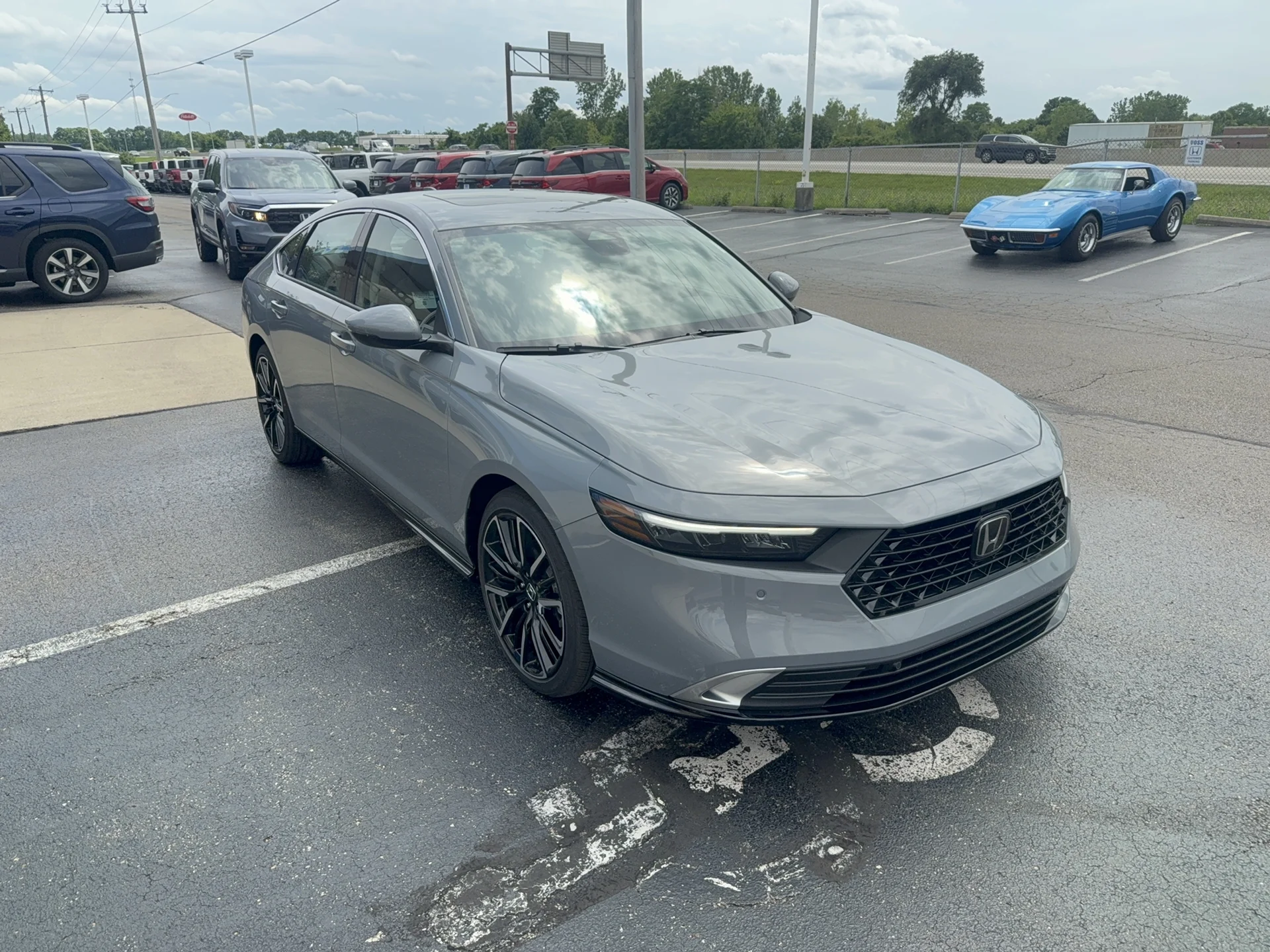 New 2026 Urban Gray Pearl Honda Touring image 3
