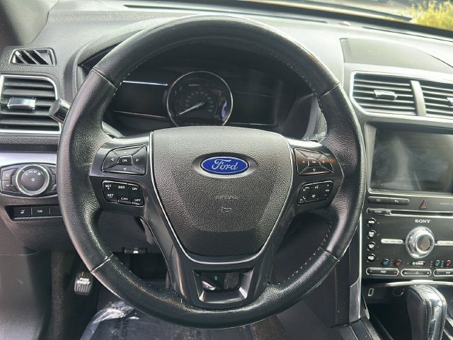 Used 2017 Red Ford Limited image 14