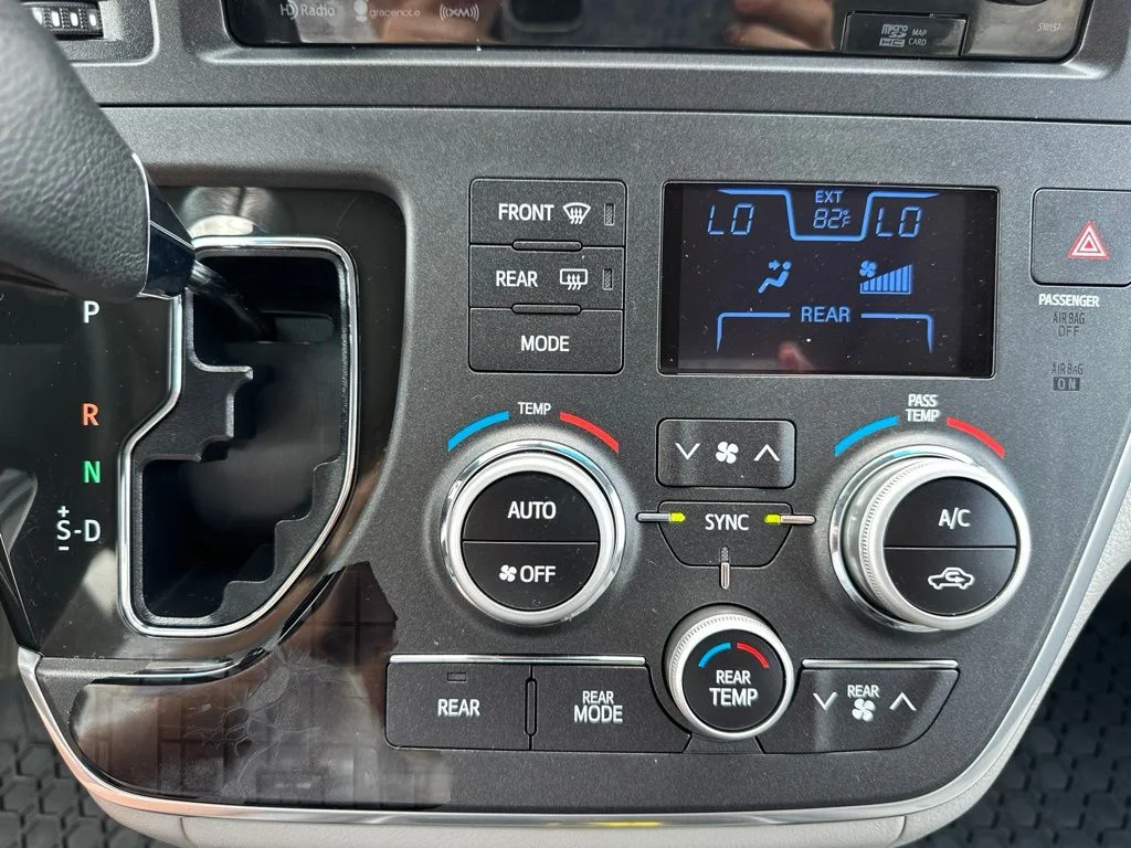 Used 2017 White Toyota XLE image 37