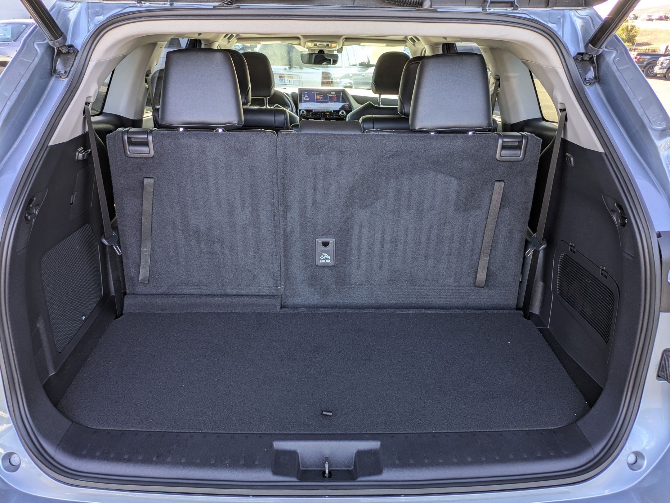 Used 2022 Moon Dust Toyota Platinum image 29
