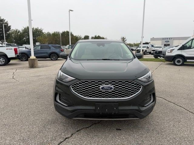 Used 2024 Green Metallic Ford SEL image 3