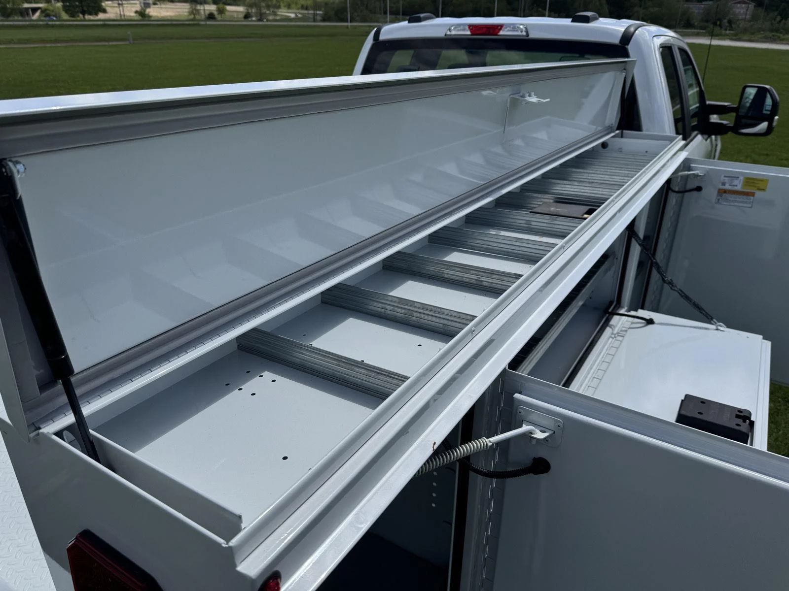 New 2026 Oxford White Ford XL image 8